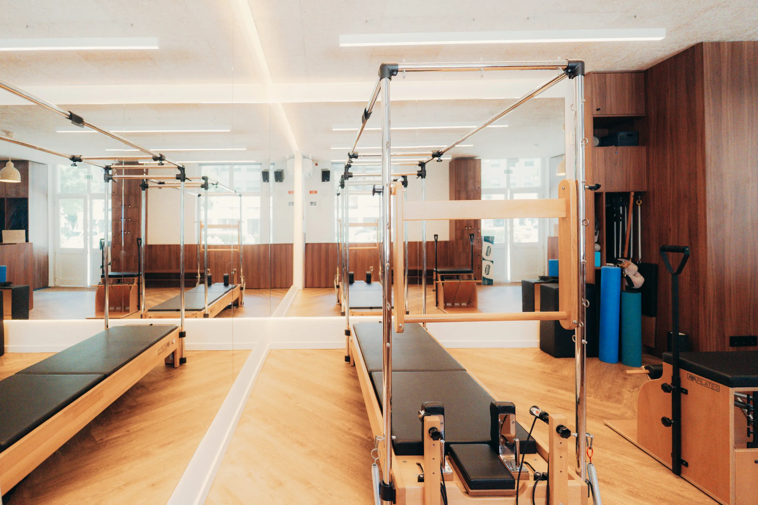 Estúdio de treino PT do Bairro em Telheiras com equipamentos de Pilates e musculação